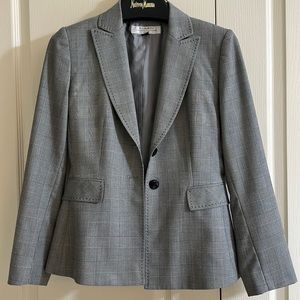 2 piece Womens suit - 2 petite